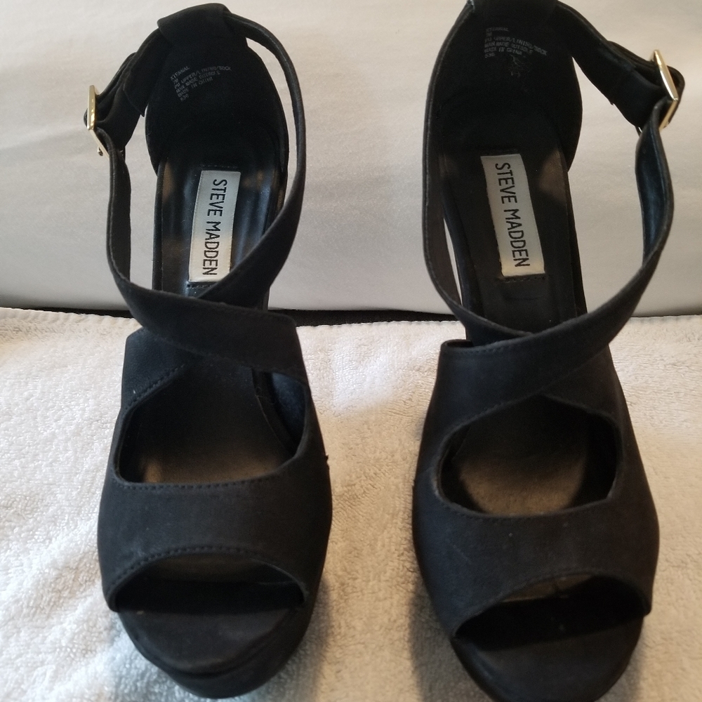 Steve Madden Xternal Black Wedge Sandals